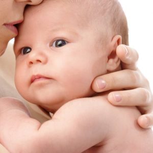 diagnosi prenatale bimbo in braccio a mamma